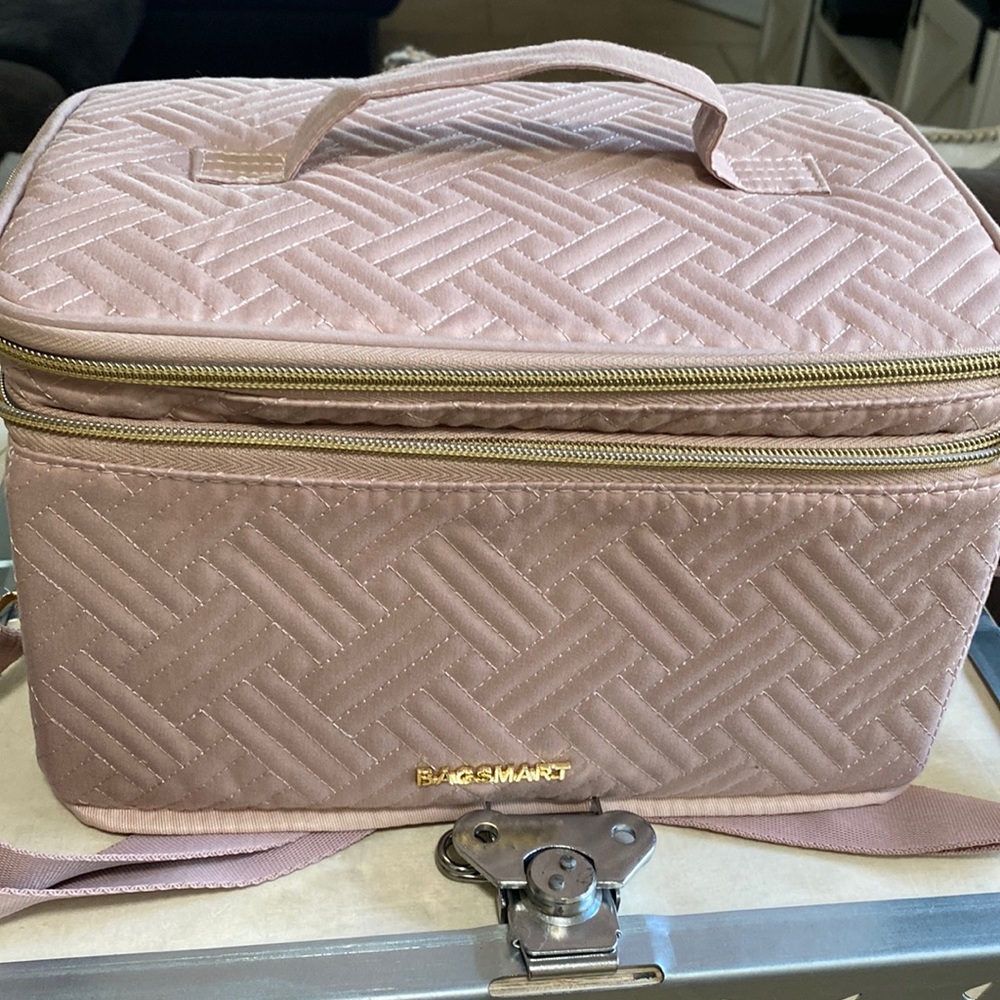 Cosmetic bag